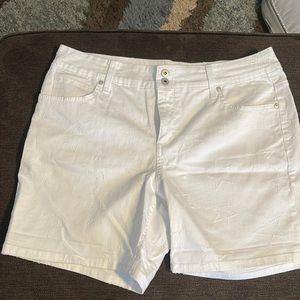 Style and Co. Shorts Size 12